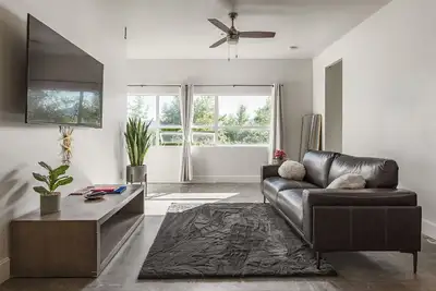 Image de Salted Roots Basecamp: Downtown 1 Bedroom Loft