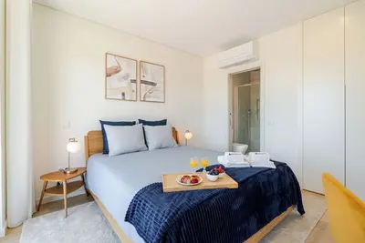 Image de HostWise - Lovely Flat w/ Balcony