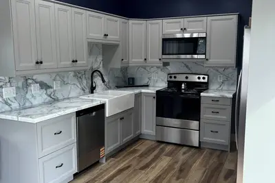 Image de Dripping with Cozy! ! ! Freshly remodeled. 3 bedroom bath and a half