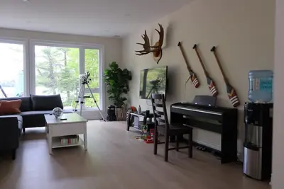 Image de Lakeside Family Retreat | Game Room, Basketball, Kayaks, Private Beach, & More!