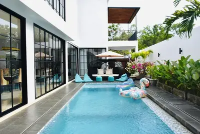 Image de The W House, Luxury Villa 5 minutes from the beach
