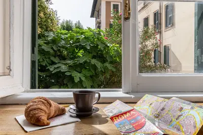 Image de Green window relax in an oasis of quiet in the most exclusive neighborhood of Ro