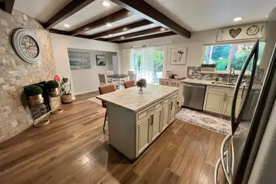 Image de 6 bedroom house, 3 bath, sleep 14, luxury, spacious, kid friendly, WiFi, Ac