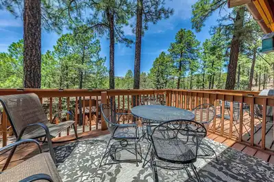 Image de 15 Mi to Ski Apache: Getaway w/ Balcony in Ruidoso