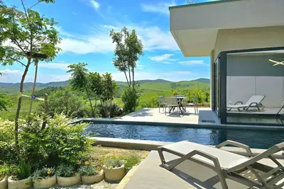 Image de Maison de vacances moderne avec vue sur la mer