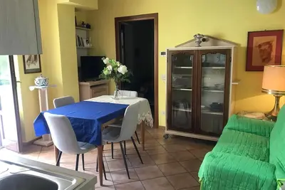 Image de Vacation House Gerenzone Quiet apartment with large, well-exposed terrace.