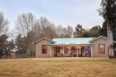 Image de Pet-friendly, luxury farm cottage in the Berg