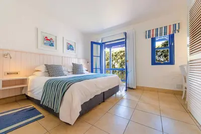 Image de Luxe Beachside Retreat | Patio | Resort Perks