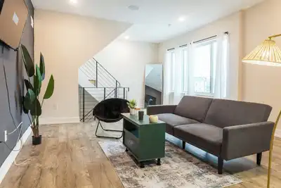 Image de 2-Bed 2-Bath_W/D Central Kitchen Wifi Desk