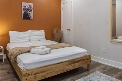 Image de Spacious 3br/3ba near Temple with WiFi, W/D, queen beds & private patio