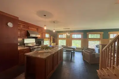 Image de Stylish 4 Bedroom 3 Bathroom House in Bristol