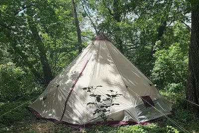 Image de Une île pour vous seule avec un tipi