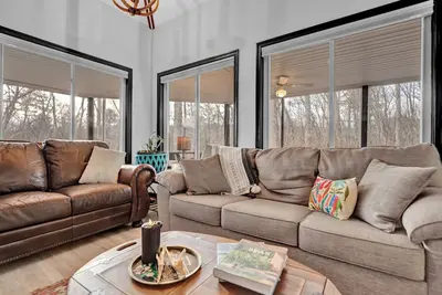 Image de Four Seasons Spa Retreat w/25% off Ski: Poconos/West Catskills/Masthope