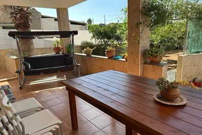 Image de Detached House By The Sea