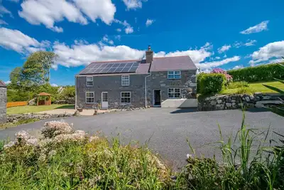 Image de Hendre | Traditional Farmhouse Holiday Cottage