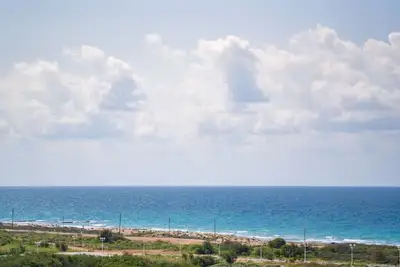 Image de Sunny Haven Sea View Escape