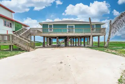 Image de Beachfront Bliss | 3br, 2ba | Sleeps 8 | Sargent Beach