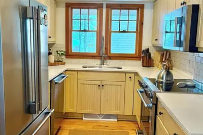 Image de Blue Ridge Cottage Maple Nest  Carriage house on Crystal Lake