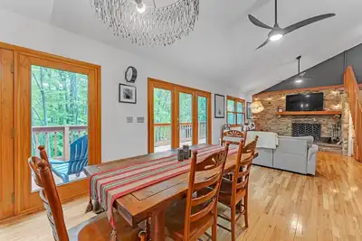 Image de New! Modern Mountain Retreat Near Dolly Sods & Skiing