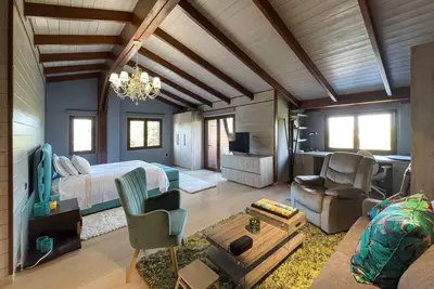 Image de Pool Villa Desmira\nDive in the pleasure and relax by the pool, close to the sea.