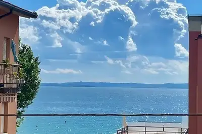 Image de Luxury Apartment Right On The Lake With Lake View And Private Beach