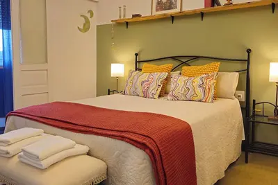 Image de Apartment in charming restored village house, art & patio, relaxation.
