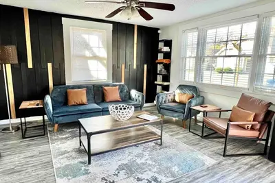 Image de Downtown, Bank of America, Spectrum Arena, Bojangles, Charlotte Convention Center all within 6-10 minutes