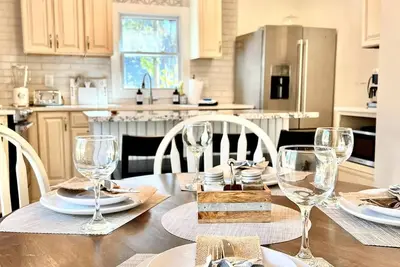 Image de Downtown, Bank of America, Spectrum Arena, Bojangles, Charlotte Convention Center all within 6-10 minutes