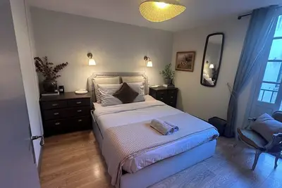 Image de Appartement entier dans un ancien couvent Centre Historique • Plage 15 mn