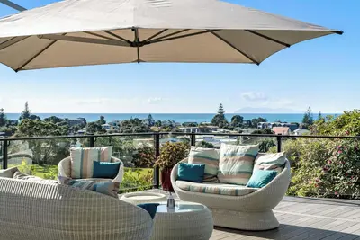 Image de Island Views - Waihi Beach Holiday Home