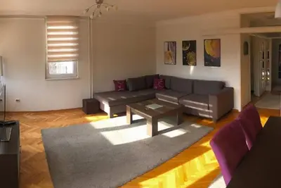Image de Ffs – Central Stay with Free Garage - Three Bedroom Apartment
