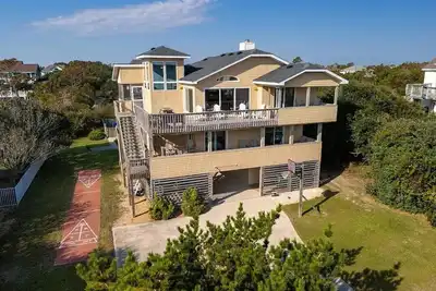 Image de New Listing! 3 Mins to Beach, Pool, Shuffleboard!