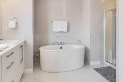 Image de New Home with Ac, 15 Mins to Yyc, Pets welcome