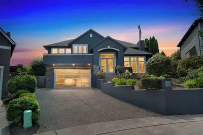 Image de 4 Bedroom Serene Escape for the Family with Dedicated Office and Loft Office