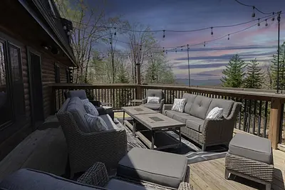 Image de Edelweiss Haus: Elegant winter retreat with a private hot tub sanctuary.