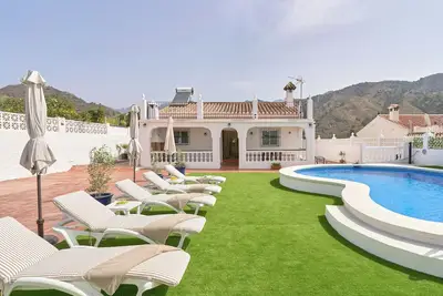 Image de Villa 'Grayce' avec vue sur la montagne, Wi-Fi et climatisation