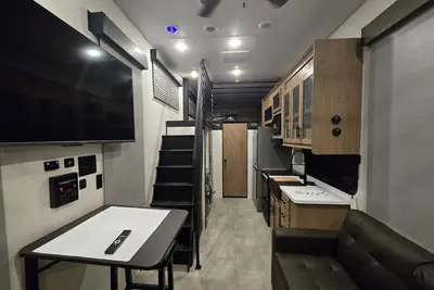 Image de Luxury Rv Retreat, Resort Style Pool, Modern Kitchen, Loft, & Spa Inspired Bath!