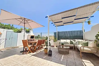 Image de Maison de vacances 'Altura Retro Beach' avec terrasse privée, Wi-Fi et climatisation