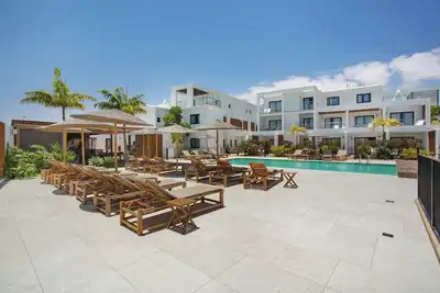 Image de Vacances 'Casa Sunrise' avec vue sur la mer, piscine partagée et Wi-Fi