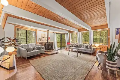 Image de Tahoe Pine Cabin w/ Beach & Pier Access!