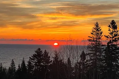 Image de Forest Bathing. Lake Superior Views. Charming 1 bedroom apartment/suite.