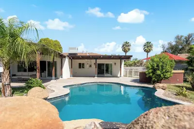 Image de Desert Oasis- Pool, Prime Location & Rv Parking