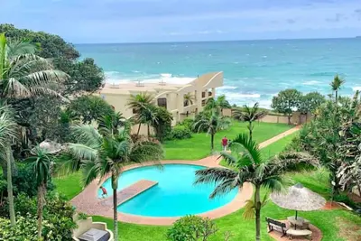 Image de Stunning Umdloti beach flat, pool & sea views