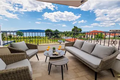 Image de Villa 3d by the Sea - Three-Bedroom Deluxe Apartment with pool