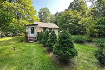 Image de Cozy Cottage with Woodstock Scavenger Hunt