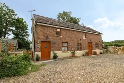 Image de Field View, pet friendly, country holiday cottage in Llanybydder