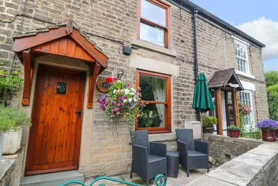 Image de Brook Cottage, character holiday cottage, with open fire in Hayfield
