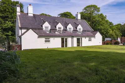 Image de Bodior Garden Cottage, pet friendly, with hot tub in Rhoscolyn