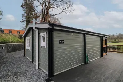 Image de The Roe, romantic, with hot tub in Dungiven, Londonderry