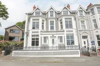 Image de Llwyn Onn 2 Bed, country holiday cottage, with a garden in Criccieth